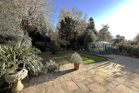 Elche Shortlands Road, Bromley, BR2 0JJ