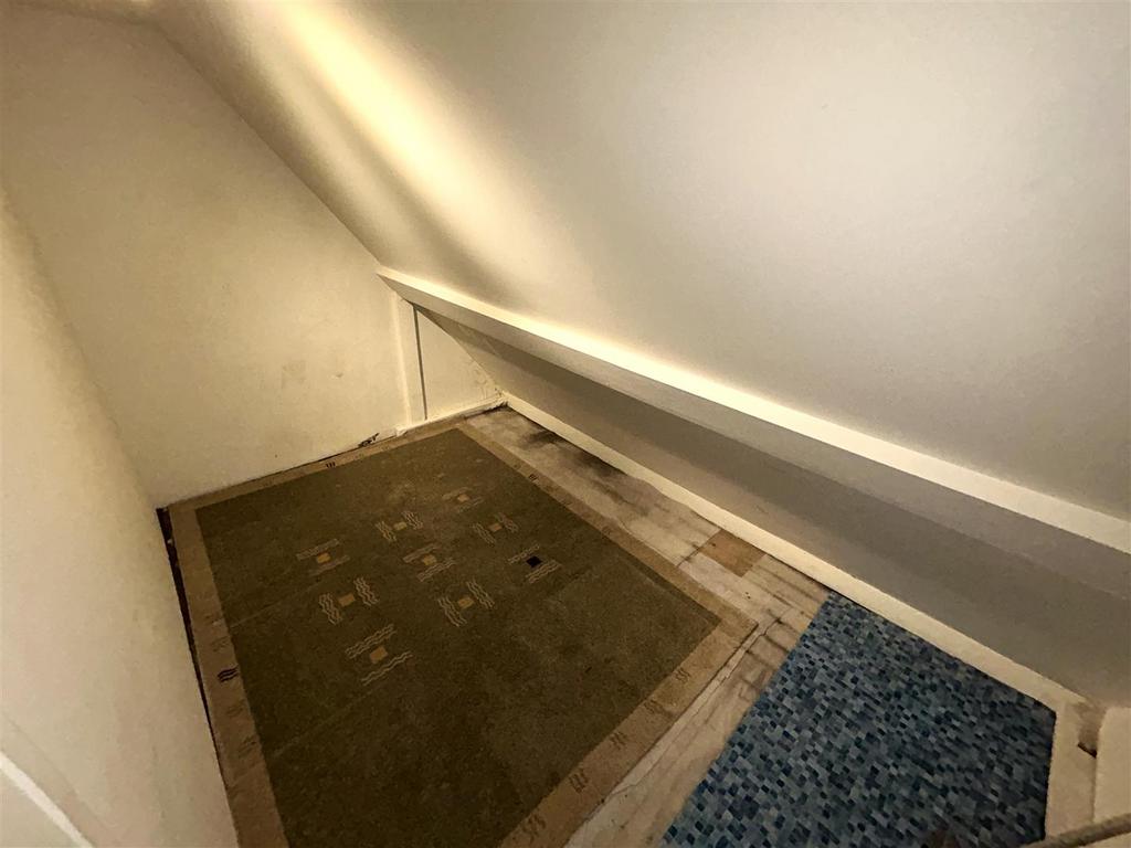 Eaves storage room
