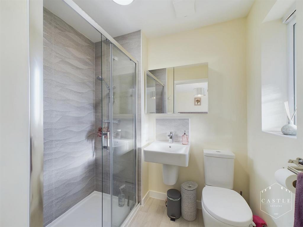 Ensuite shower room