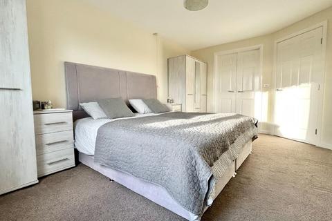 2 bedroom flat for sale, Fitzwilliam Close, Hoyland, Barnsley