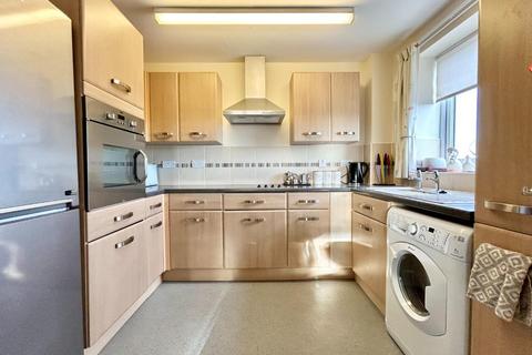 2 bedroom flat for sale, Fitzwilliam Close, Hoyland, Barnsley