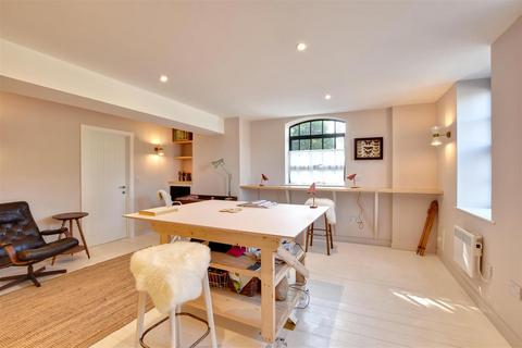 Property to rent, Ferry Road, Rye