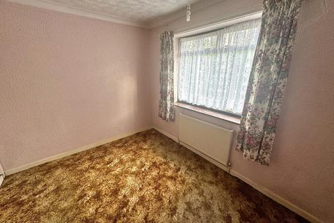 2 bedroom bungalow to rent, Tudor Road, Wolverhampton WV10