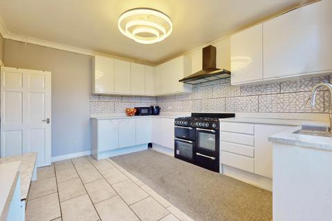 3 bedroom end of terrace house for sale, Cavendish Gardens, Barking IG11