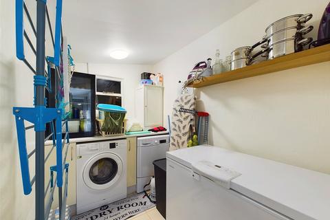 61 Underhill Road, Matson, Gloucester, GL4 6HD