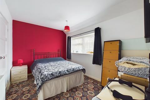 61 Underhill Road, Matson, Gloucester, GL4 6HD