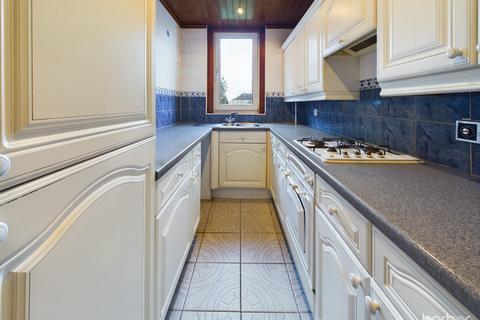 2 bedroom flat for sale, Provanmill Road, Blackhill, Glasgow, G33 1AU