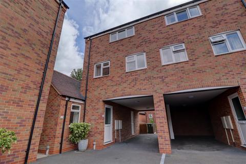 2 bedroom terraced house to rent, Amphlett Court, Cowl Street, Evesham