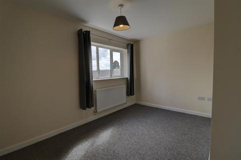 2 bedroom terraced house to rent, Amphlett Court, Cowl Street, Evesham