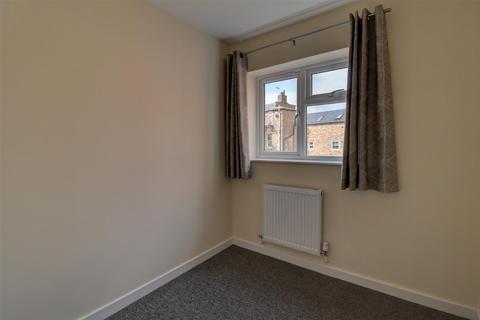 2 bedroom terraced house to rent, Amphlett Court, Cowl Street, Evesham