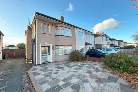 3 bedroom semi-detached house for sale, Beltinge Road, Romford