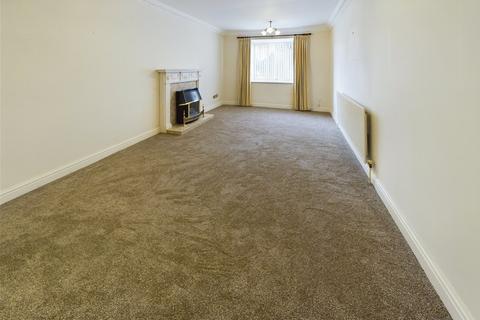 2 bedroom flat to rent, Holyrood Court, Nottingham NG9