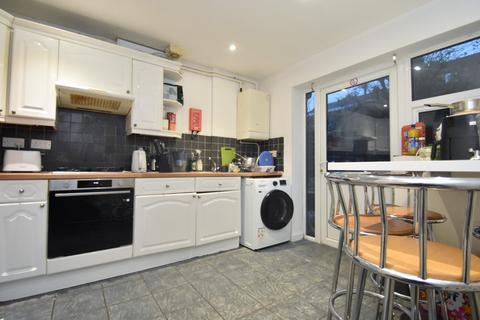 5 bedroom semi-detached house to rent, Brunswick Street, Hampshire PO5