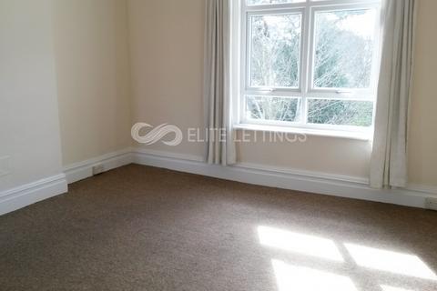 3 bedroom flat to rent, Parkwood Road, Bournemouth BH5