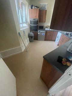 1 bedroom in a flat share to rent, Fount Street, London SW8