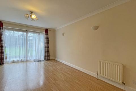 30 Primrose Walk, Ewell, Epsom, KT17 2EZ