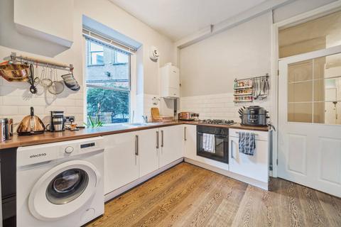 2 bedroom flat to rent, South Lambeth Road, Vauxhall, London, SW8