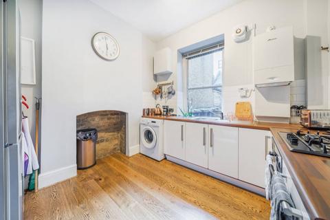 2 bedroom flat to rent, South Lambeth Road, Vauxhall, London, SW8