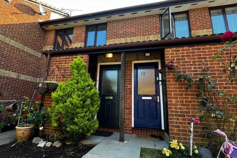 1 bedroom maisonette to rent, Hanover Walk, Hatfield