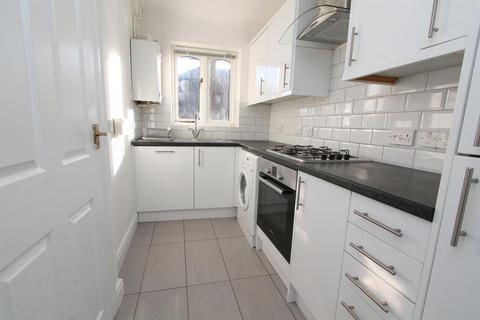 39 Alpine View, Carshalton, SM5 3QJ
