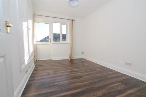 39 Alpine View, Carshalton, SM5 3QJ