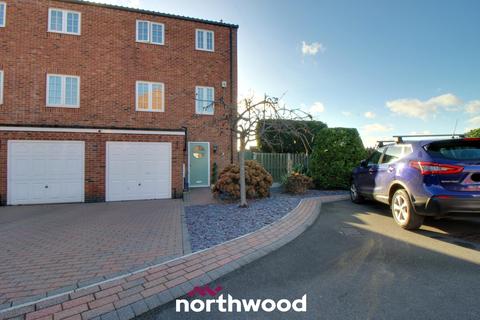 4 bedroom semi-detached house for sale, Old Dairy Close, Doncaster DN8