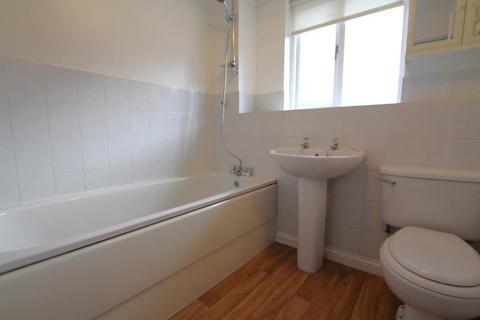 1 bedroom terraced house to rent, Friary Court, Woking GU21