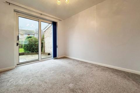 3 bedroom semi-detached house to rent, Molescroft Way Tonbridge TN9