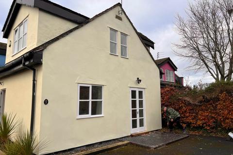 2 bedroom semi-detached house to rent, Old School Lane, Melling