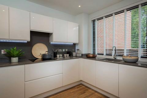 3 bedroom end of terrace house to rent, Knaresborough Drive, London