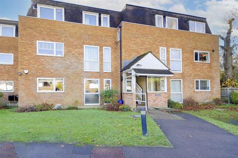 2 bedroom flat for sale, William Covell Close, Enfield