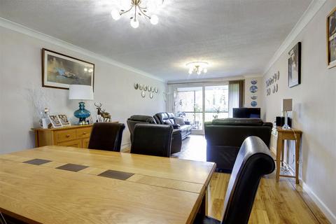 2 bedroom flat for sale, William Covell Close, Enfield