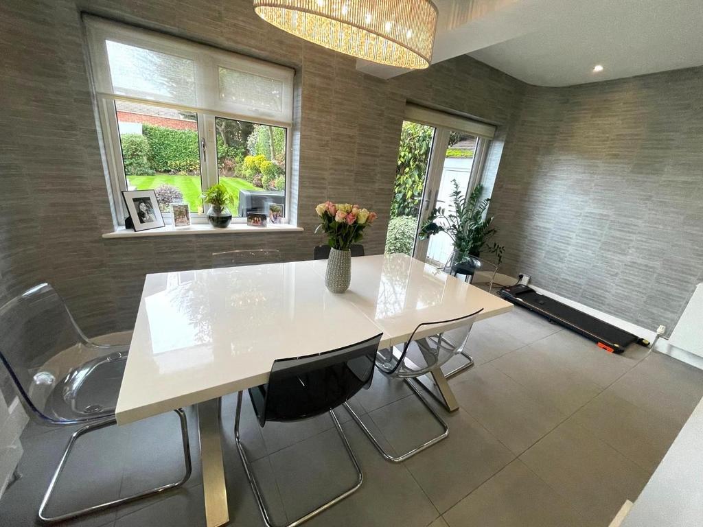 BREAKFAST ROOM.jpg