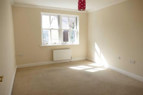 2 bedroom end of terrace house to rent, 9 The MaltingsMarket WeightonYork