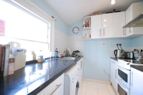 2 bedroom flat to rent, Witherington Road, Highbury