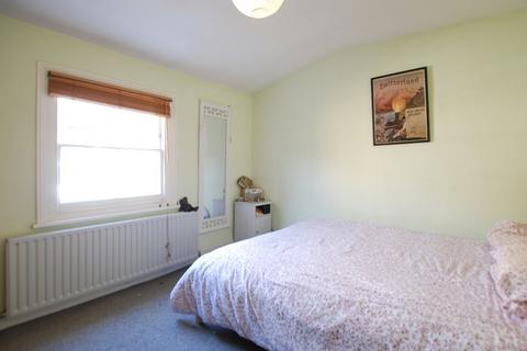 2 bedroom flat to rent, Witherington Road, Highbury