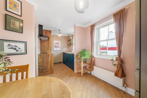 2 bedroom flat for sale, George Mews, Brixton, SW9