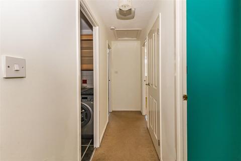 5 Hampden Close, North Weald, Epping, CM16 6JX
