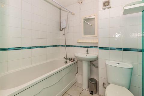 5 Hampden Close, North Weald, Epping, CM16 6JX