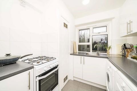 1 bedroom flat to rent, Ellesmere Road, London W4