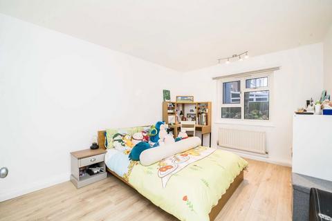 1 bedroom flat to rent, Ellesmere Road, London W4