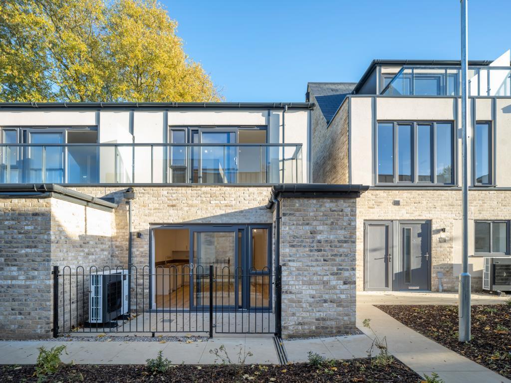RFP PGH Eden Sq 3000px-8286.jpg