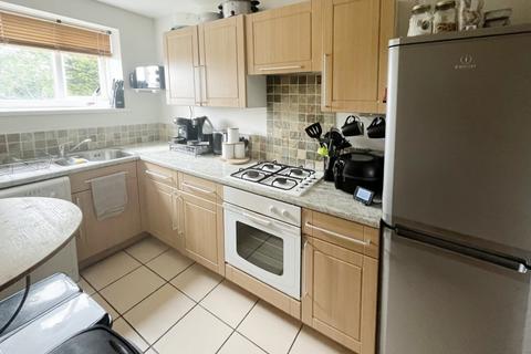 2 bedroom flat to rent, Poplar Close, Walton, Stone, ST15