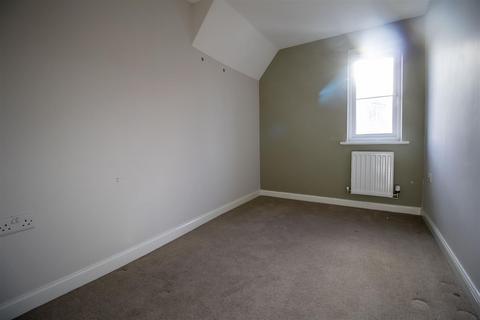 2 bedroom terraced house to rent, Swangrove Gardens, Tuffley