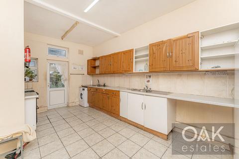 5 bedroom terraced house for sale, Colless Road, London N15