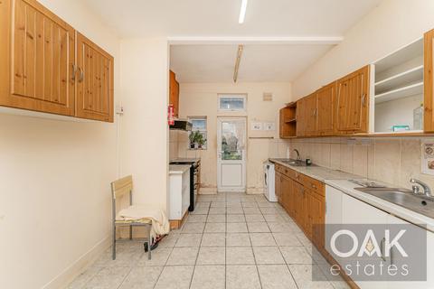 5 bedroom terraced house for sale, Colless Road, London N15