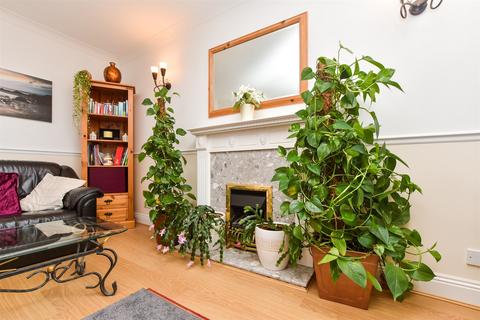 6 Bunce Drive, Caterham, CR3 5FF