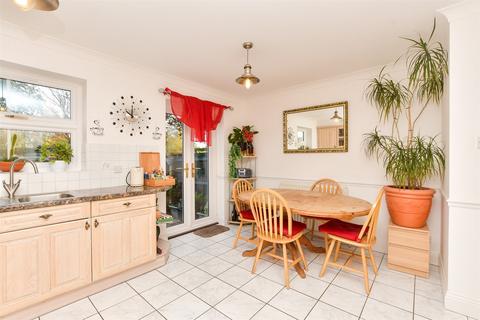 6 Bunce Drive, Caterham, CR3 5FF