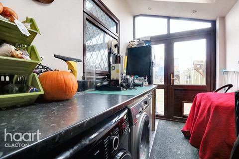 3 bedroom semi-detached house for sale, Kingwell Avenue, Clacton-On-Sea