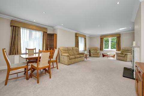 3 bedroom apartment for sale, Broadwater Place, Weybridge, Surrey, KT13